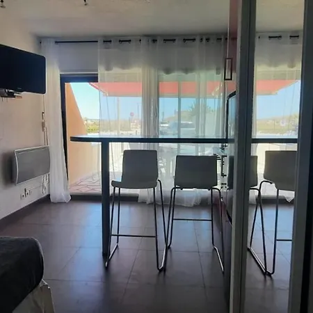 Air-conditioned Crystal With Attached Garage آجد