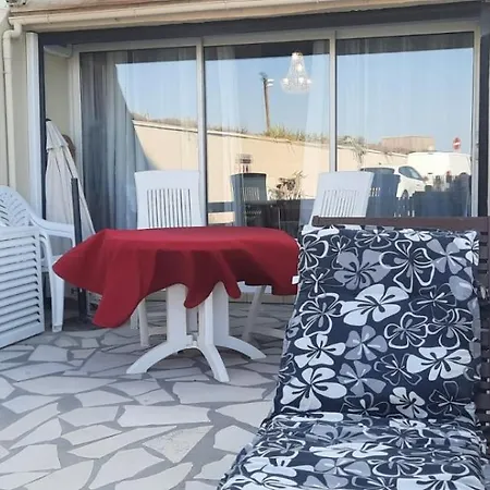 شقة Air-conditioned Crystal With Attached Garage آجد